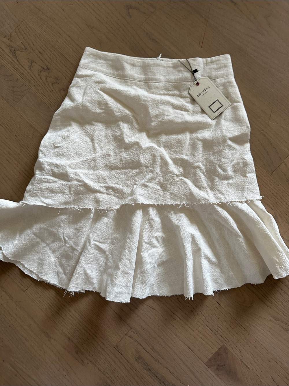 NWT Mo Vint White Ruffle Hem Skirt